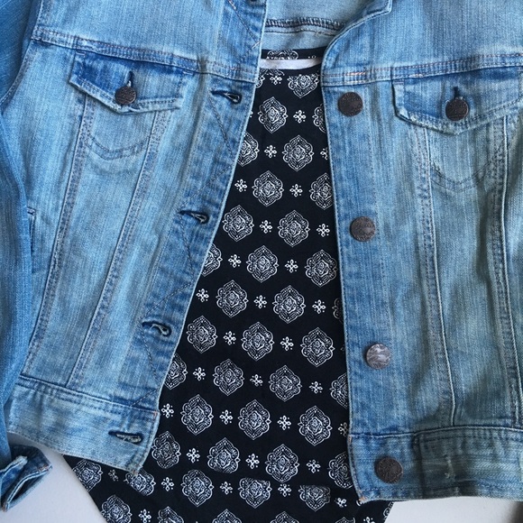 Patterned Bodysuit - Picture 1 of 2